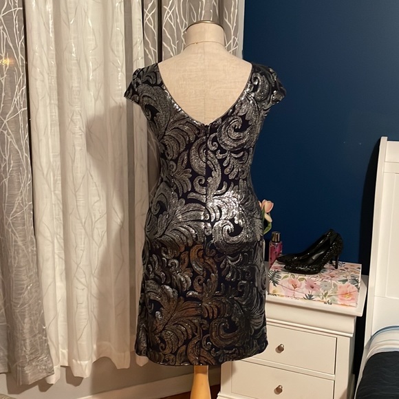 Adrianna Papell Navy and Silver Cocktail Driss - Picture 16 of 16